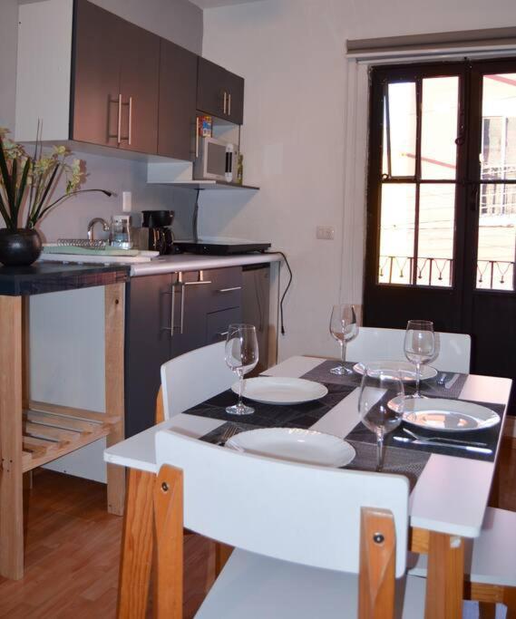 La Casa De Maria, Downtown With Ac & Free Parking Apartment